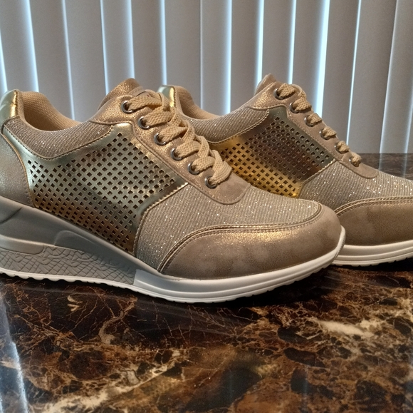 ANJOU Femme Heel Gold and Silver Sneakers - Picture 2 of 2